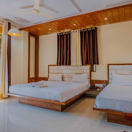 Hôtel The Oak Woods à Mahābaleshwar Extérieur photo