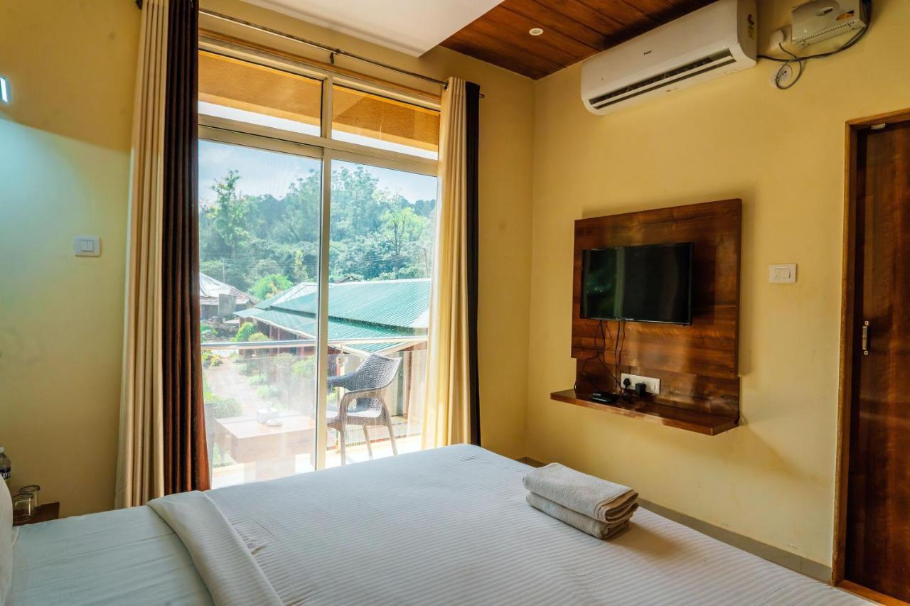 Hôtel The Oak Woods à Mahābaleshwar Extérieur photo