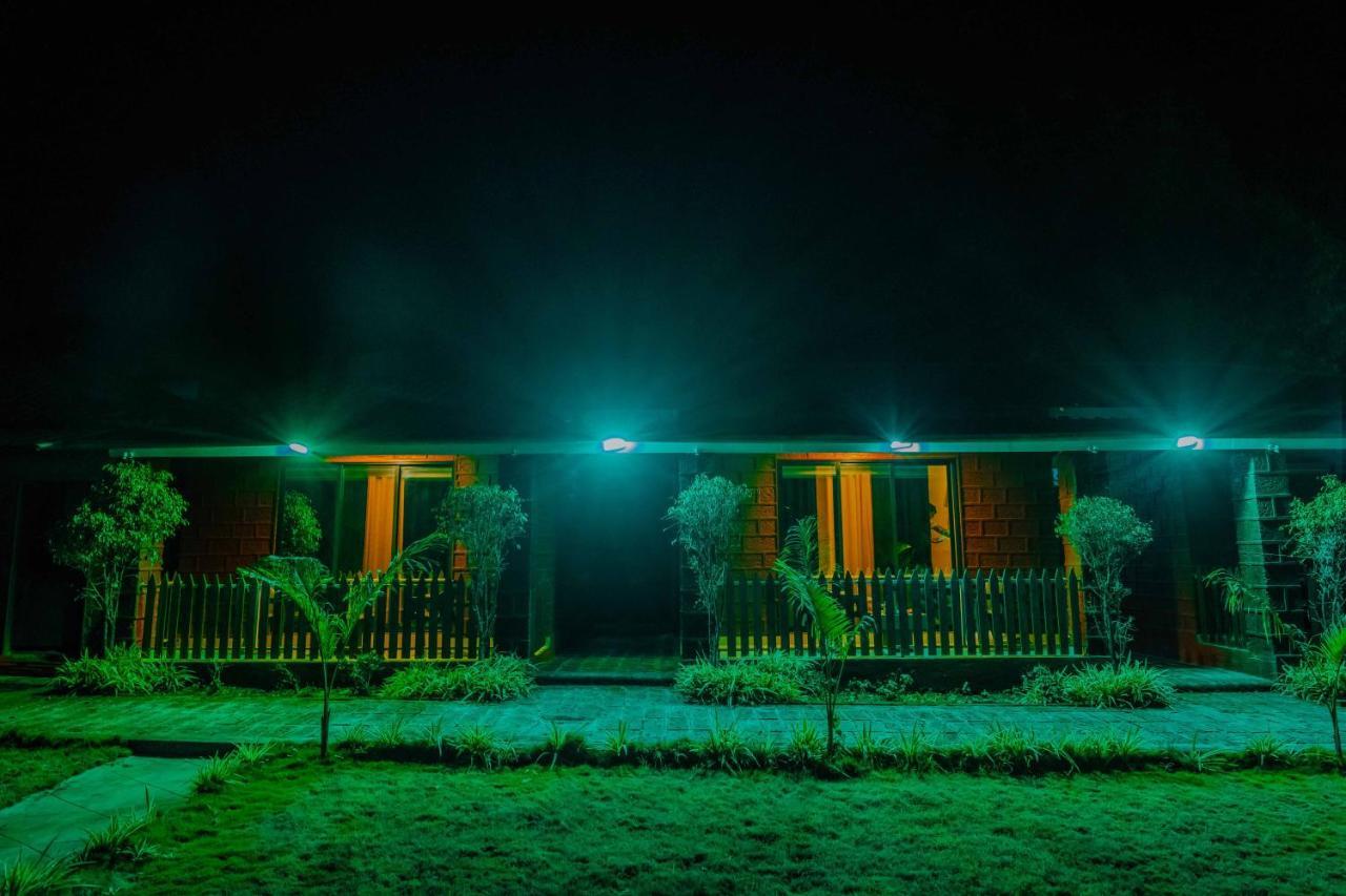 Hôtel The Oak Woods à Mahābaleshwar Extérieur photo