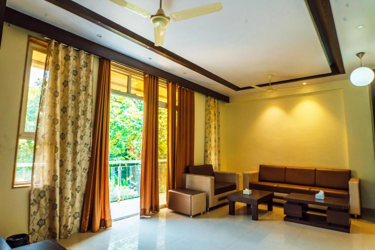 Hôtel The Oak Woods à Mahābaleshwar Extérieur photo
