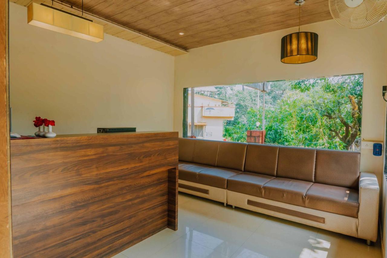 Hôtel The Oak Woods à Mahābaleshwar Extérieur photo